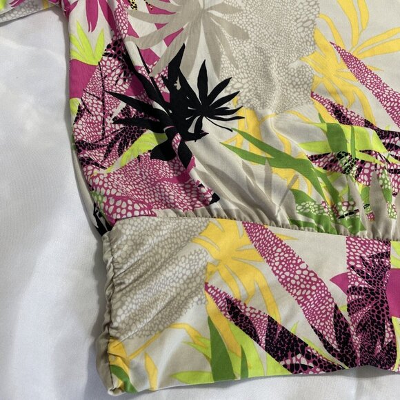 Robert Louis Women's Cold Shoulder Blouse Top Size Small Beige Tropical Print - Picture 5 of 11